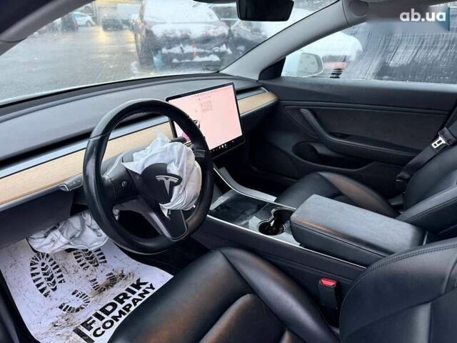 Тесла Модель 3, объемом двигателя 0 л и пробегом 123 тыс. км за 12800 $, фото 18 на Automoto.ua