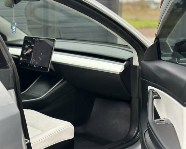 Тесла Модель 3 2018 у Дубно на Automoto.ua Тесла Модель 3, об'ємом двигуна 0 л та пробігом 199 тис. км за 15999 $, фото 22 на Automoto.ua