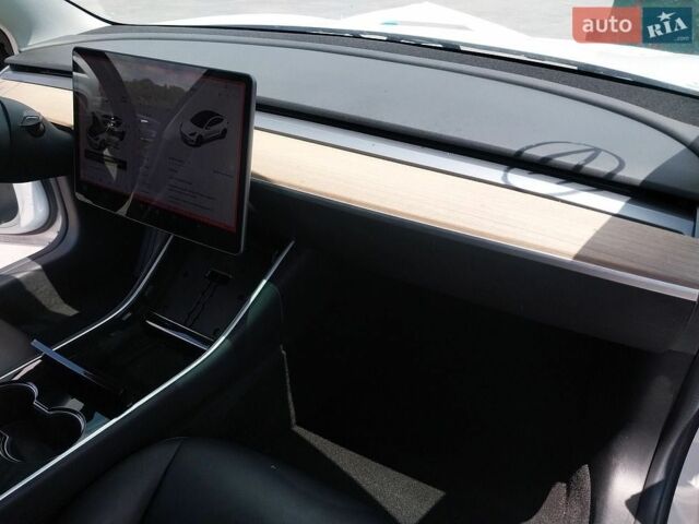 Тесла Модель 3, объемом двигателя 0 л и пробегом 98 тыс. км за 11200 $, фото 11 на Automoto.ua