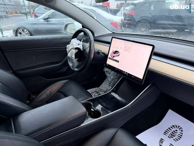 Тесла Модель 3, объемом двигателя 0 л и пробегом 123 тыс. км за 12800 $, фото 19 на Automoto.ua