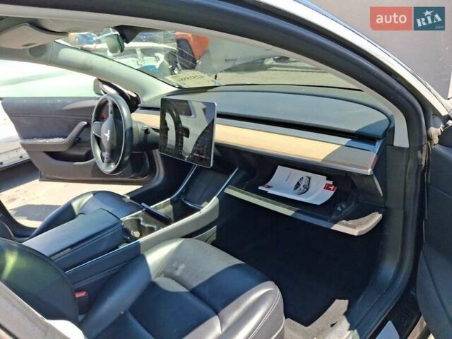 Тесла Модель 3, объемом двигателя 0 л и пробегом 150 тыс. км за 8500 $, фото 1 на Automoto.ua