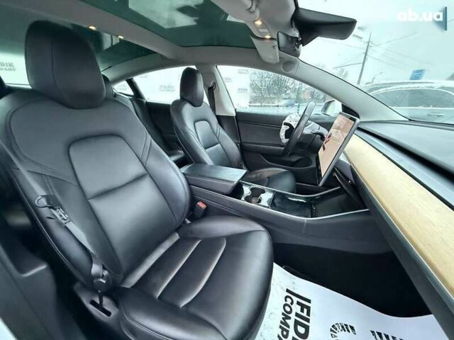 Тесла Модель 3, объемом двигателя 0 л и пробегом 123 тыс. км за 12800 $, фото 21 на Automoto.ua