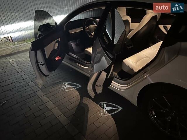 Тесла Модель 3, объемом двигателя 0 л и пробегом 75 тыс. км за 21000 $, фото 12 на Automoto.ua