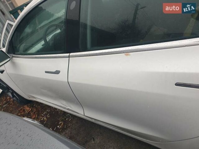 Тесла Модель 3 2018 у Києві на Automoto.ua Тесла Модель 3, об'ємом двигуна 0 л та пробігом 48 тис. км за 12000 $, фото 3 на Automoto.ua