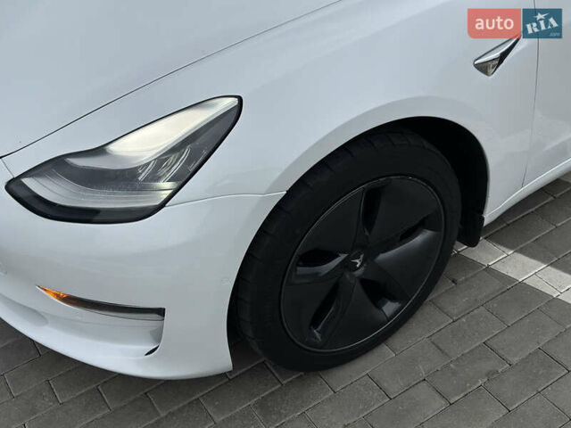 Тесла Модель 3 2018 у Рівному на Automoto.ua Тесла Модель 3, об'ємом двигуна 0 л та пробігом 210 тис. км за 14300 $, фото 13 на Automoto.ua
