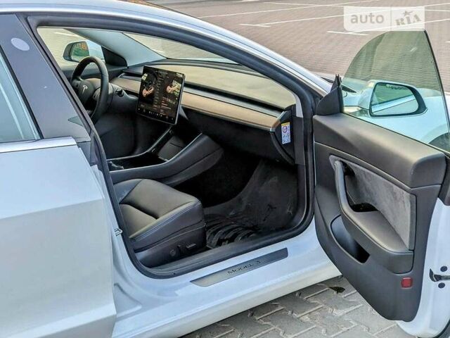 Тесла Модель 3, объемом двигателя 0 л и пробегом 55 тыс. км за 26500 $, фото 13 на Automoto.ua