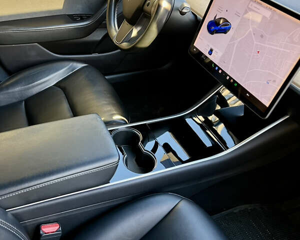 Тесла Модель 3, объемом двигателя 0 л и пробегом 160 тыс. км за 16000 $, фото 5 на Automoto.ua