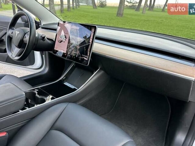 Тесла Модель 3, объемом двигателя 0 л и пробегом 47 тыс. км за 21500 $, фото 32 на Automoto.ua