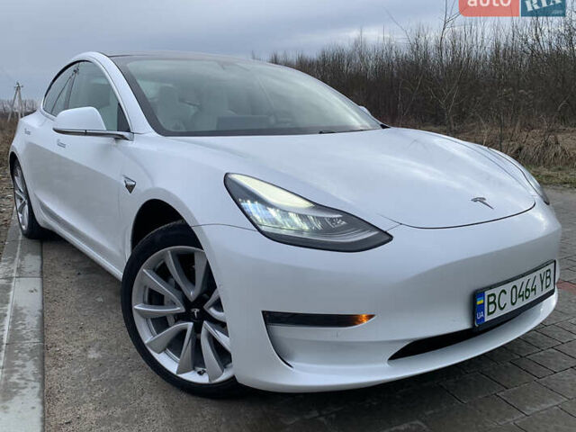 Тесла Модель 3, объемом двигателя 0 л и пробегом 81 тыс. км за 17400 $, фото 2 на Automoto.ua