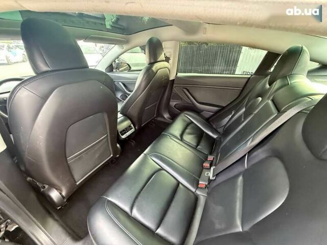 Тесла Модель 3, объемом двигателя 0 л и пробегом 163 тыс. км за 13300 $, фото 6 на Automoto.ua