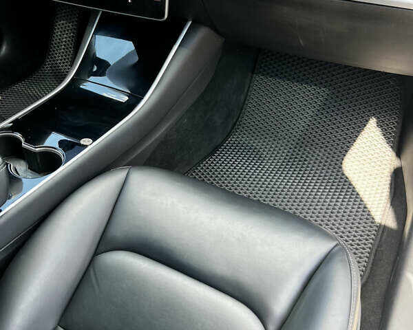 Тесла Модель 3, объемом двигателя 0 л и пробегом 71 тыс. км за 19900 $, фото 19 на Automoto.ua
