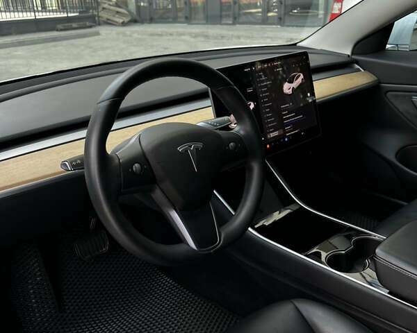 Тесла Модель 3, объемом двигателя 0 л и пробегом 71 тыс. км за 19900 $, фото 29 на Automoto.ua