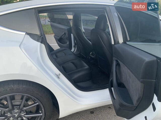 Тесла Модель 3, об'ємом двигуна 0 л та пробігом 65 тис. км за 20500 $, фото 7 на Automoto.ua