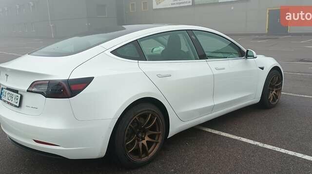 Тесла Модель 3, объемом двигателя 0 л и пробегом 65 тыс. км за 26000 $, фото 1 на Automoto.ua