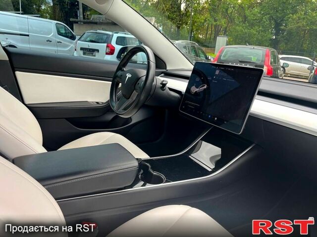 Тесла Модель 3 2019 в Ровно на Automoto.ua Тесла Модель 3, объемом двигателя 0.38 л и пробегом 100 тыс. км за 18500 $, фото 8 на Automoto.ua