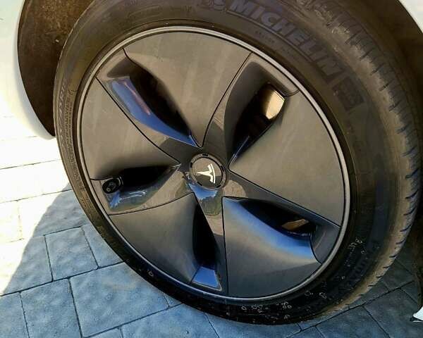 Тесла Модель 3, объемом двигателя 0 л и пробегом 100 тыс. км за 15999 $, фото 13 на Automoto.ua