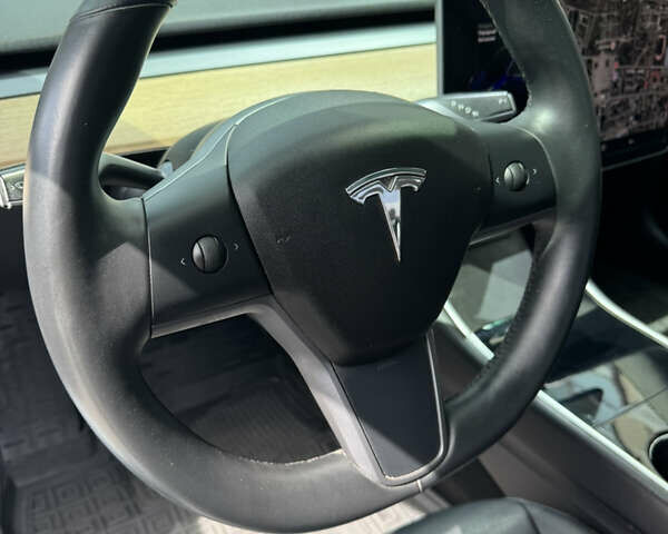 Тесла Модель 3, объемом двигателя 0 л и пробегом 207 тыс. км за 15000 $, фото 8 на Automoto.ua