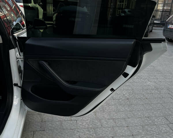 Тесла Модель 3, объемом двигателя 0 л и пробегом 71 тыс. км за 19900 $, фото 16 на Automoto.ua