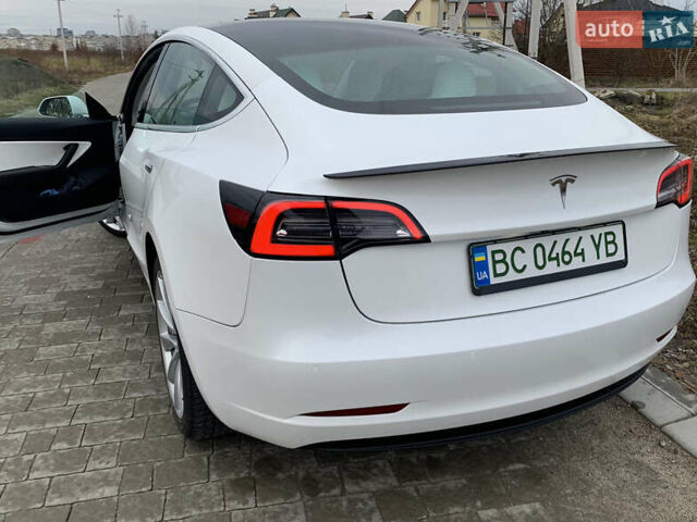 Тесла Модель 3, объемом двигателя 0 л и пробегом 81 тыс. км за 17400 $, фото 3 на Automoto.ua