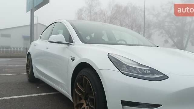 Тесла Модель 3, объемом двигателя 0 л и пробегом 65 тыс. км за 26000 $, фото 8 на Automoto.ua