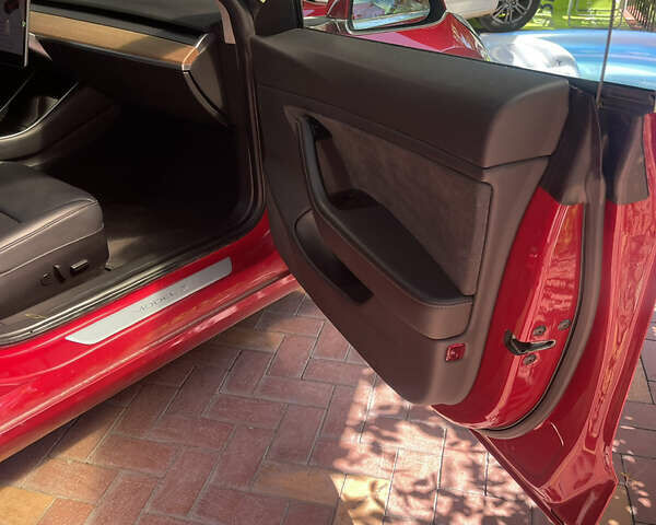 Тесла Модель 3, объемом двигателя 0 л и пробегом 128 тыс. км за 18300 $, фото 31 на Automoto.ua