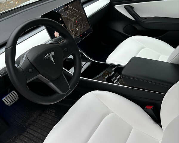 Тесла Модель 3, объемом двигателя 0 л и пробегом 39 тыс. км за 20999 $, фото 11 на Automoto.ua