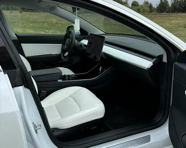 Тесла Модель 3, объемом двигателя 0 л и пробегом 125 тыс. км за 21000 $, фото 2 на Automoto.ua