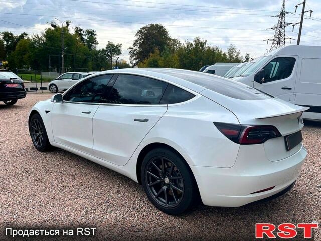 Тесла Модель 3 2019 в Ровно на Automoto.ua Тесла Модель 3, объемом двигателя 0.38 л и пробегом 100 тыс. км за 18500 $, фото 12 на Automoto.ua