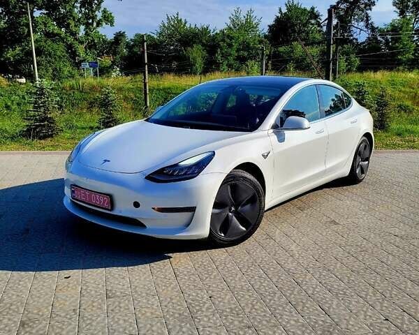 Тесла Модель 3, объемом двигателя 0 л и пробегом 100 тыс. км за 15999 $, фото 1 на Automoto.ua