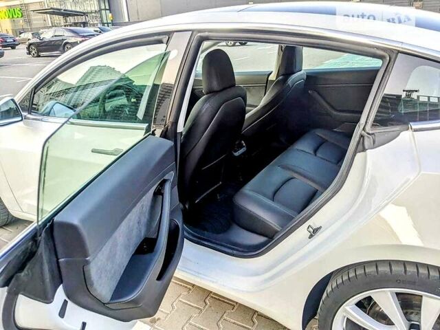 Тесла Модель 3, объемом двигателя 0 л и пробегом 55 тыс. км за 26500 $, фото 15 на Automoto.ua
