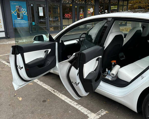 Тесла Модель 3, объемом двигателя 0 л и пробегом 39 тыс. км за 20999 $, фото 14 на Automoto.ua