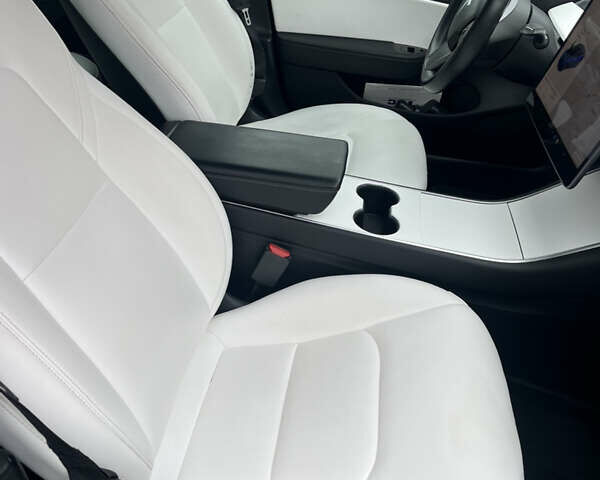 Тесла Модель 3, объемом двигателя 0 л и пробегом 81 тыс. км за 17400 $, фото 14 на Automoto.ua