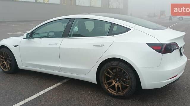 Тесла Модель 3, объемом двигателя 0 л и пробегом 65 тыс. км за 26000 $, фото 3 на Automoto.ua