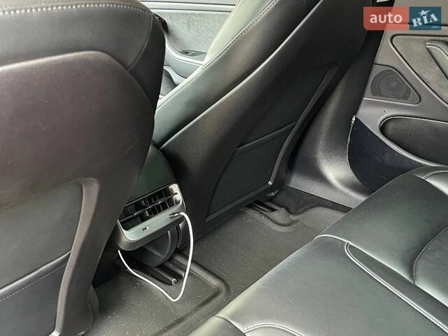 Тесла Модель 3, объемом двигателя 0 л и пробегом 102 тыс. км за 18800 $, фото 20 на Automoto.ua