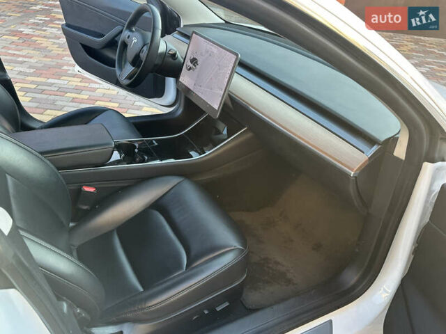 Тесла Модель 3, объемом двигателя 0 л и пробегом 87 тыс. км за 18500 $, фото 10 на Automoto.ua