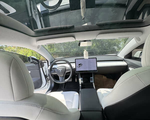 Тесла Модель 3, объемом двигателя 0 л и пробегом 61 тыс. км за 16300 $, фото 11 на Automoto.ua