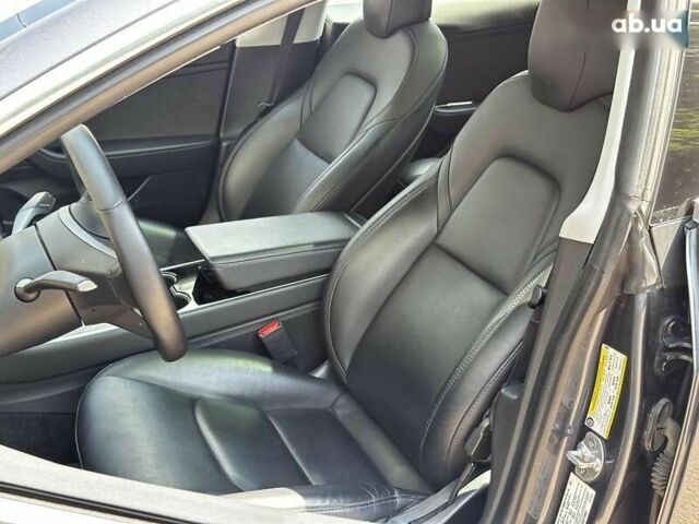 Тесла Модель 3, объемом двигателя 0 л и пробегом 93 тыс. км за 17999 $, фото 12 на Automoto.ua