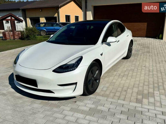 Тесла Модель 3, объемом двигателя 0 л и пробегом 84 тыс. км за 18000 $, фото 1 на Automoto.ua