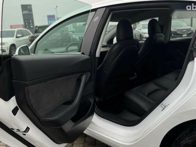 Тесла Модель 3, объемом двигателя 0 л и пробегом 80 тыс. км за 17800 $, фото 23 на Automoto.ua