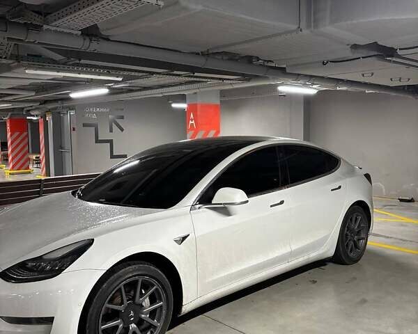 Тесла Модель 3, объемом двигателя 0 л и пробегом 250 тыс. км за 13599 $, фото 1 на Automoto.ua
