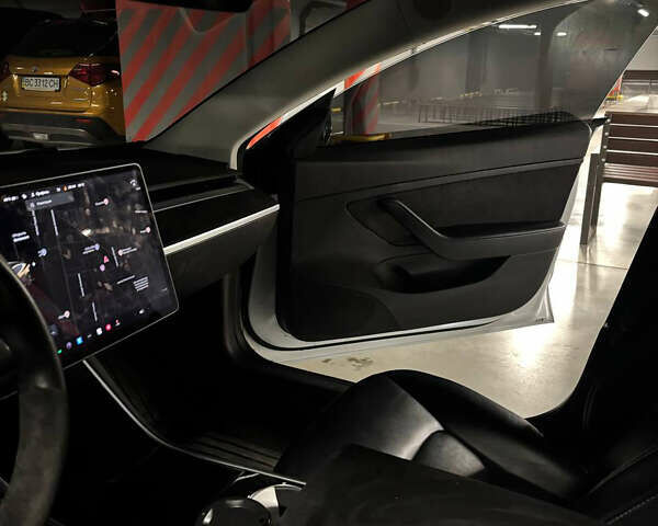 Тесла Модель 3, объемом двигателя 0 л и пробегом 250 тыс. км за 13599 $, фото 11 на Automoto.ua