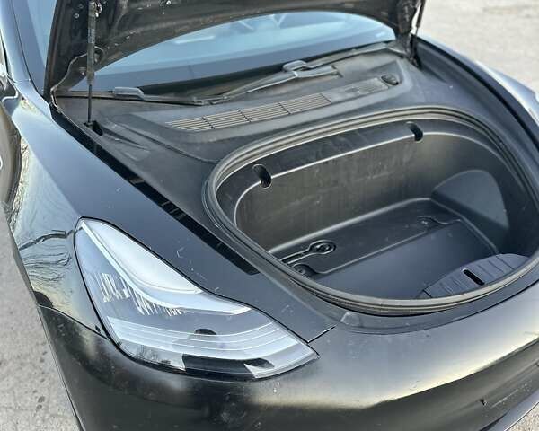 Тесла Модель 3, объемом двигателя 0 л и пробегом 110 тыс. км за 12900 $, фото 25 на Automoto.ua