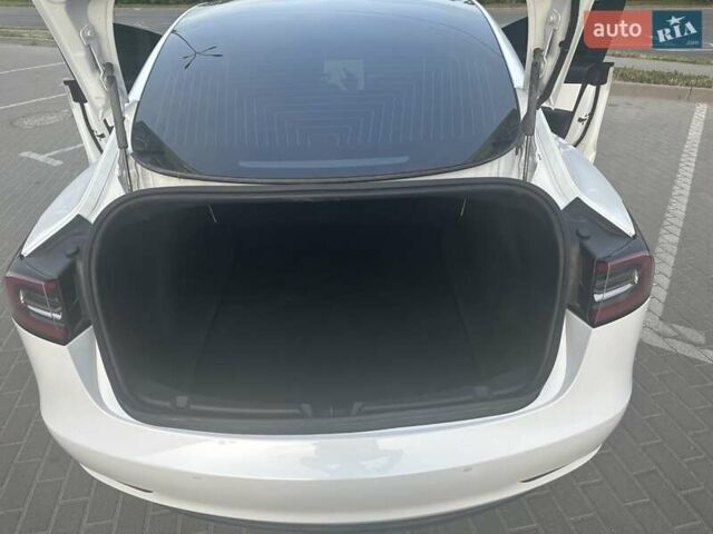 Тесла Модель 3, объемом двигателя 0 л и пробегом 101 тыс. км за 29600 $, фото 8 на Automoto.ua