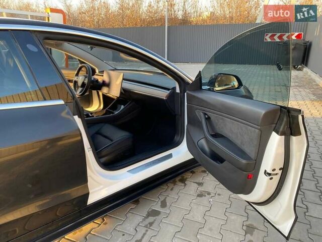 Тесла Модель 3, объемом двигателя 0 л и пробегом 23 тыс. км за 32999 $, фото 9 на Automoto.ua