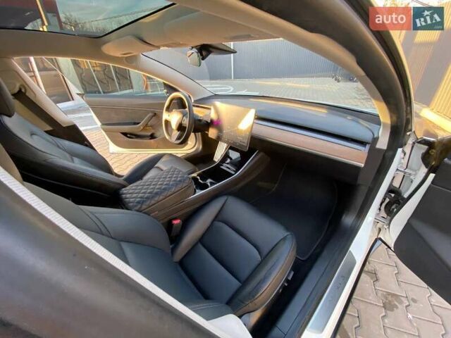 Тесла Модель 3, объемом двигателя 0 л и пробегом 23 тыс. км за 32999 $, фото 10 на Automoto.ua
