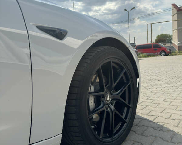 Тесла Модель 3, об'ємом двигуна 0 л та пробігом 48 тис. км за 20500 $, фото 14 на Automoto.ua