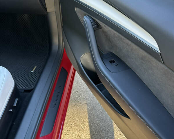Тесла Модель 3, объемом двигателя 0 л и пробегом 51 тыс. км за 28500 $, фото 13 на Automoto.ua