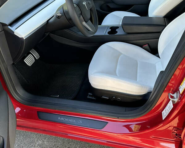 Тесла Модель 3, объемом двигателя 0 л и пробегом 51 тыс. км за 28500 $, фото 6 на Automoto.ua