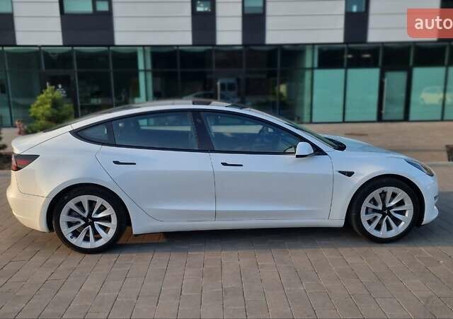 Тесла Модель 3, объемом двигателя 0 л и пробегом 64 тыс. км за 20300 $, фото 4 на Automoto.ua