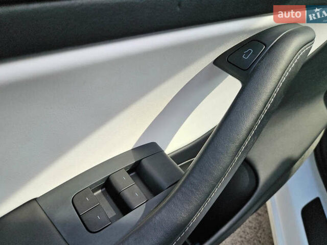 Тесла Модель 3, об'ємом двигуна 0 л та пробігом 55 тис. км за 22200 $, фото 6 на Automoto.ua